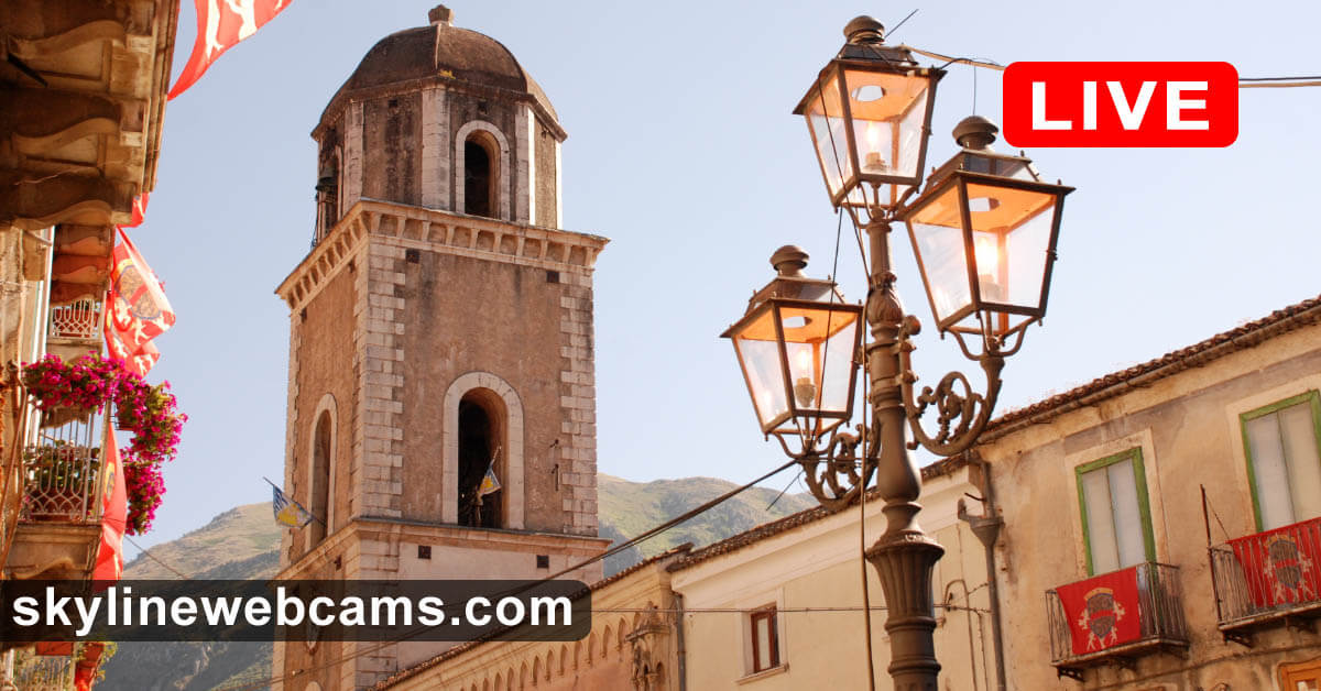 テッジャーノ・サン・コーノ広場