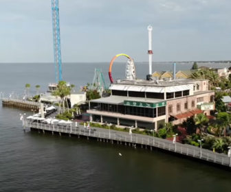 Visite aérienne de Boardwalk Camp