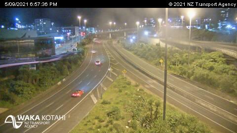 Auckland: Traffic SH1/16, Central Motorway Junction