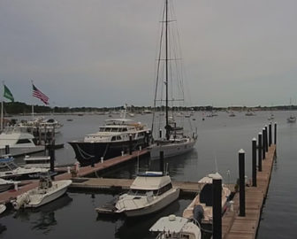 Caseys Marinaは、RIのニューポートに住んでいます