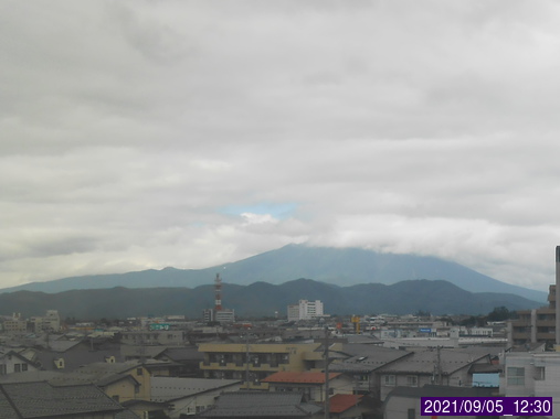 盛岡です。岩手山