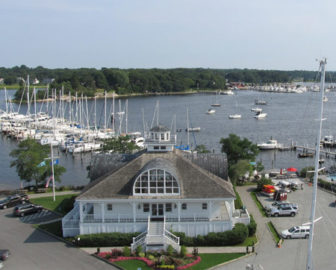 神秘的な造船所