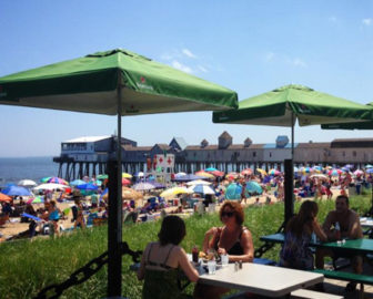 Surf 6 Oceanfront Grille & Bar