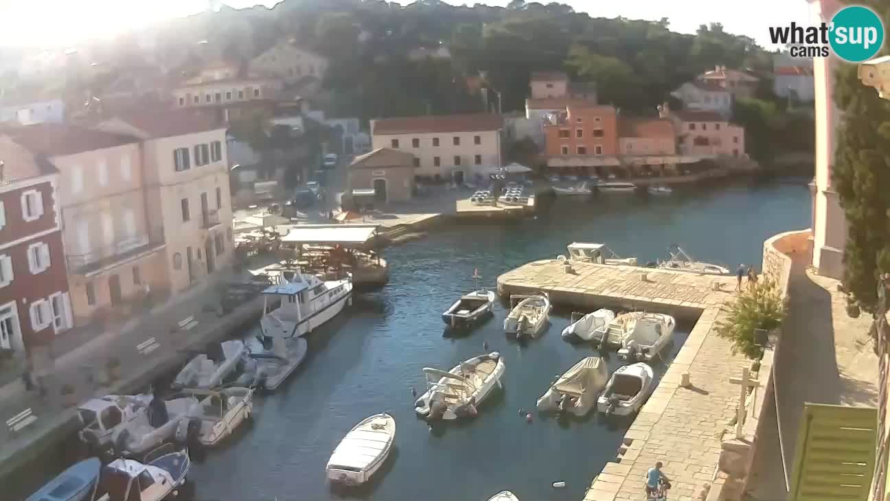 Вели Лошинь: гавань и залив