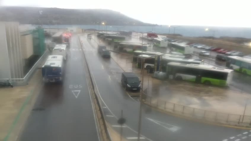 Ċirkewwa Fährterminal, Busbahnhof